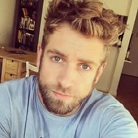 Robert, 48 — portrait 1